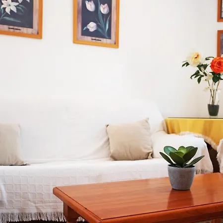 Fuente2 Piscina Común Famila Casa rural