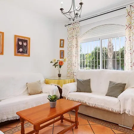 Fuente2 Piscina Comun Famila