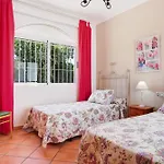 Fuente2 Piscina Comun Famila منزل ريفي *